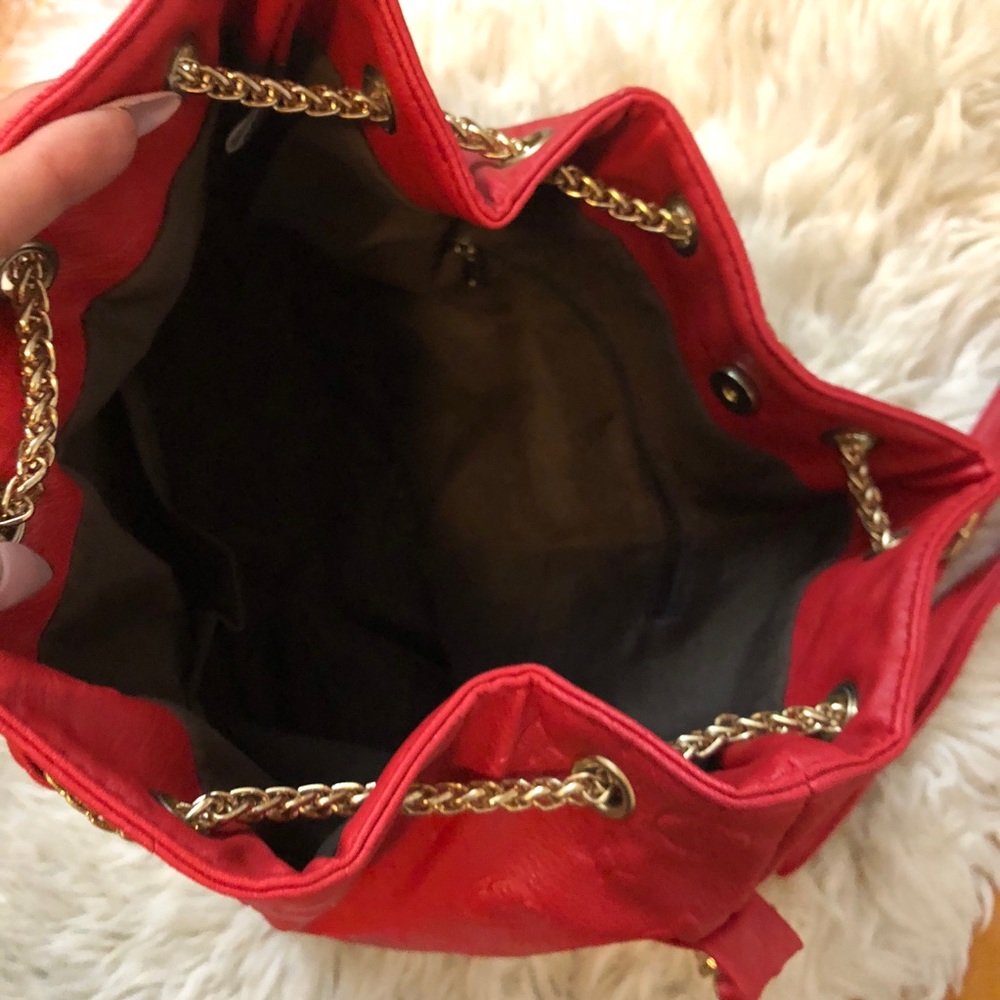 Red Gold Chain Bucket Bag - Picture 3 of 5
